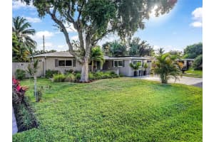 420 NW 39th St, Oakland Park, FL 33309 Sold 01/14/25
