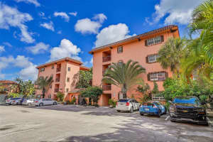 650 Tennis Club Dr 305, Fort Lauderdale, FL 33311 Sold 11/04/25