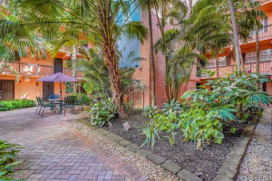 650 Tennis Club Dr 305, Fort Lauderdale, FL 33311 Sold 11/04/25