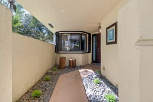 301 NW 95th Ave, Plantation, FL 33324 Sold 01/08/25