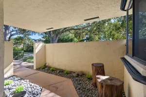 301 NW 95th Ave, Plantation, FL 33324 Sold 01/08/25