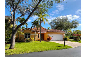 1585 S Trafalgar Cir, Hollywood, FL 33020 Sold 10/29/25