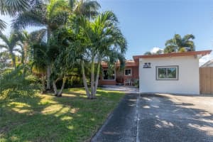 705 NE 23rd Ter, Pompano Beach, FL 33062 Sold 04/08/25