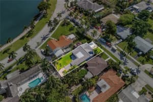 1231 Taylor St, Hollywood, FL 33019 Sold 03/31/25