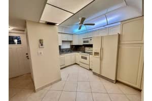 820 S Hollybrook Dr 303, Pembroke Pines