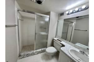 820 S Hollybrook Dr 303, Pembroke Pines, FL 33025 - MLS#F10470853