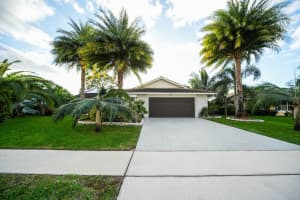 122 Sevilla Ave, Royal Palm Beach, FL 33411 Sold 07/07/25