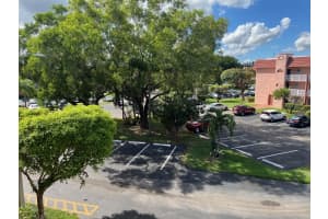 9601 Sunrise Lakes Blvd 305, Sunrise, FL 33322 Sold 01/09/25