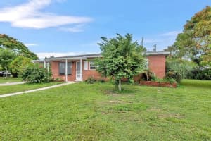 300 Cavalier Rd, Palm Springs, FL 33461 - MLS#F10471105