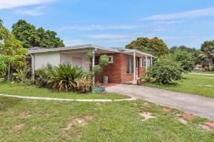 300 Cavalier Rd, Palm Springs, FL 33461 - MLS#F10471105