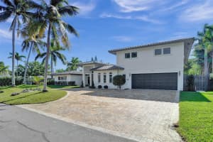 2724 NE 35th St, Fort Lauderdale, FL 33306 Sold 12/11/24