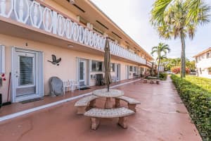 1000 SW 10th Ter P-2, Hallandale Beach, FL 33009 Sold 02/10/25