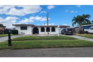 947 SW 51st Ave, Plantation, FL 33317 Sold 02/14/25