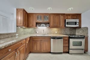 4330 Hillcrest Dr 318, Hollywood, FL 33021 Sold 03/14/25