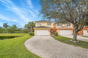 7251 Sienna Ridge Ln, Lauderhill, FL 33319 Sold 02/13/25
