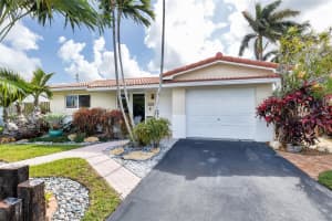 214 SE 3rd Pl, Dania Beach, FL 33004 Sold 12/16/24