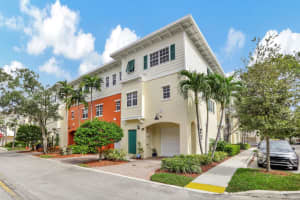 622 SW 2 LN, Pompano Beach, FL 33060 Sold 04/03/25
