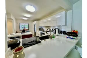 322 Fairway Cir, Weston, FL 33326 Sold 12/30/24