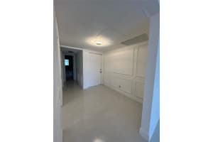 565 Oaks Ln 206, Pompano Beach, FL 33069 Sold 03/24/25