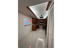 565 Oaks Ln 206, Pompano Beach, FL 33069 Sold 03/24/25