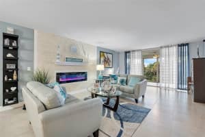 3930 Oaks Clubhouse Dr 403, Pompano Beach, FL 33069 Sold 03/07/25