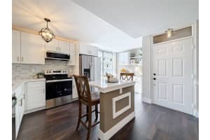 5601 Coral Lake Dr 101, Margate, FL 33063 Sold 01/31/25