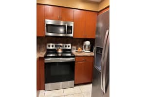 6605 Winfield Blvd A-35, Margate, FL 33063 Sold 03/19/25