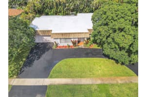 7101 SW 9th St, Plantation, FL 33317 Sold 04/14/25