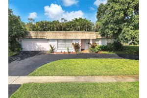 7101 SW 9th St, Plantation, FL 33317 Sold 04/14/25