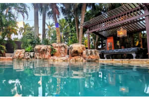 MLS# F10472007, Hollywood, Florida 33019