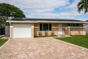 6841 NW 28th St, Sunrise, FL 33313 Sold 05/01/25