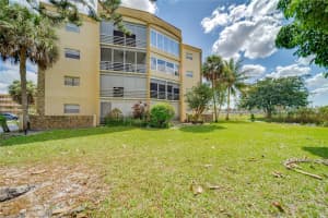 MLS# F10472090, Lauderdale Lakes, Florida 33319