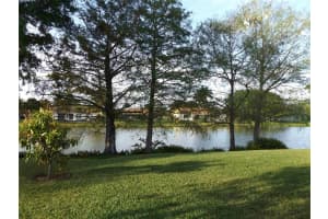 167 Parkwood Dr, Royal Palm Beach, FL 33411 Sold 02/27/25