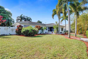 1004 Avon Rd, West Palm Beach, FL 33401 Sold 01/17/25