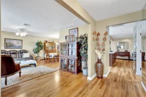 9022 Gardens Glen Cir, Palm Beach Gardens, FL 33418 Sold 12/17/24