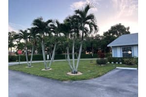 4170 Lucerne Villas Ln 5760, Lake Worth, FL 33467 Sold 03/20/25