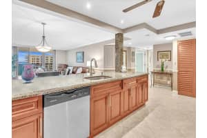 1149 Hillsboro Mile 802, Hillsboro Beach, FL 33062 - MLS#F10472325