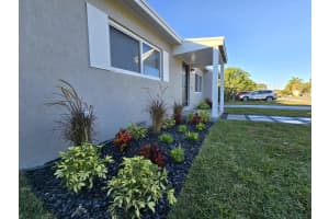 275 SW 9th St, Dania Beach, FL 33004 Sold 03/19/25