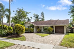 9120 NW 15th St, Plantation, FL 33322 Sold 12/19/24