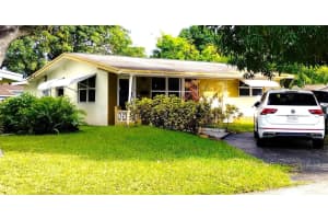 2719 Pine Tree Dr, Miramar, FL 33023 Sold 01/03/25