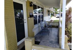 2719 Pine Tree Dr, Miramar, FL 33023 Sold 01/03/25