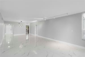 3970 Oaks Clubhouse Dr 103, Pompano Beach, FL 33069 Sold 03/21/25