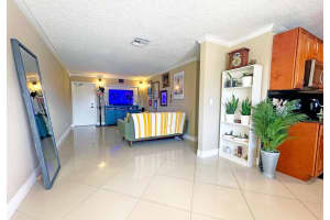 941 Crystal Lake Dr 209, Deerfield Beach, FL 33064 Sold 08/27/25