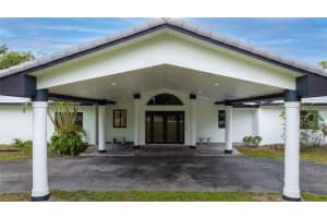 13401 SW 83rd Ave, Pinecrest, FL 33156 - MLS#F10472782