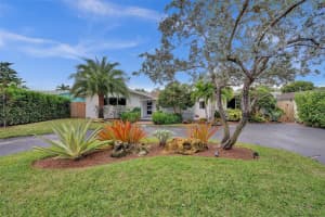 260 SE 6th Ct, Pompano Beach, FL 33060 Sold 01/17/25