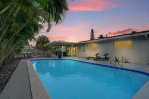 260 SE 6th Ct, Pompano Beach, FL 33060 Sold 01/17/25