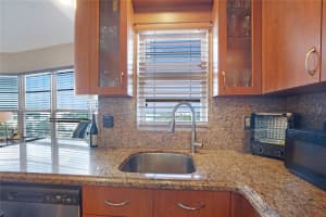 2500 NE 48th LN 608, Fort Lauderdale, FL 33308 - MLS#F10472926