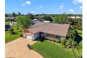 10501 NW 70th St, Tamarac, FL 33321 Sold 01/06/25