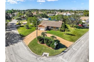 10501 NW 70th St, Tamarac, FL 33321 Sold 01/06/25