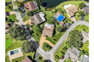 10501 NW 70th St, Tamarac, FL 33321 Sold 01/06/25